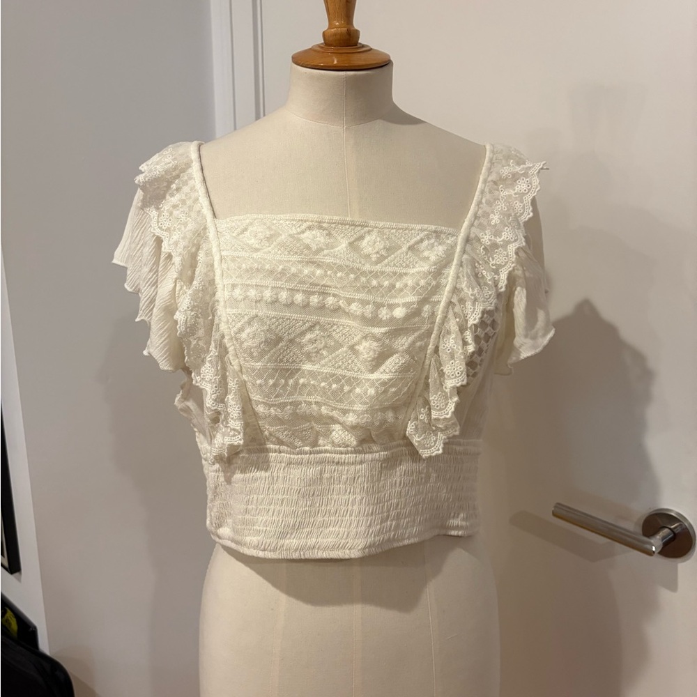 Kendall & Kylie white lacey cropped top